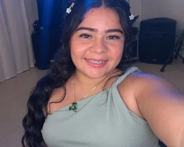 VOLUPTUOUS AND VERY PLEASANT GIRL