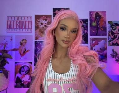 KittylissiのPink like the head of your cockの 2枚の写真