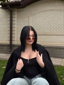 AmyStewart Gorgeous Lora💘 Pic 3