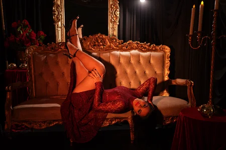 Marilyn_Mulata Elegant Vampire Mari 🧛🏻‍♀️🖤🔥 Fotka 7