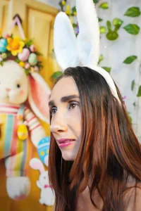 crystal_sm I don’t hide eggs... I hide fantasies 🥚💭💋 Foto