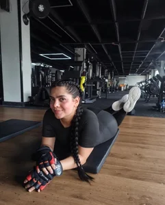 molly_bick Today’s training ready! 💪🏻🥵 Now I can relax and enjoy your beautiful company 🥹❤️ Pic 3