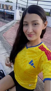 MiaX12 I am from Colombia slika