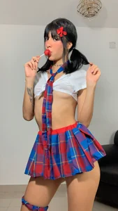 MakkiAndJimmyy Makky, a sexy schoolgirl, goes to the pool. Pic 2