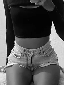 curvy-girl2 Public 사진