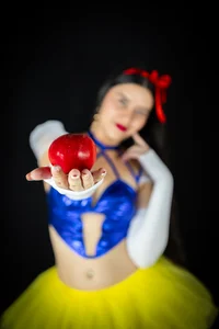 CataSky__What if you let yourself be tempted by me... and not by the apple? 🔥🍎❤️‍🔥图片 3