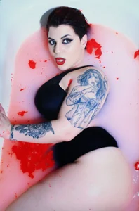 CurvyErika Public Pic 3