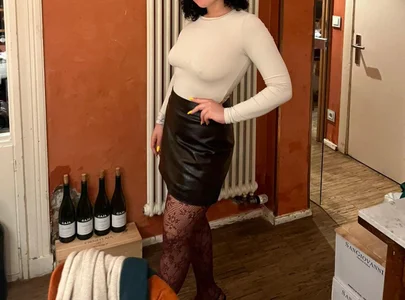 Joyful-busty Tits Poză 4