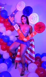 happy Independence Day❤️🤍💙 od mia_hank  5 snímek