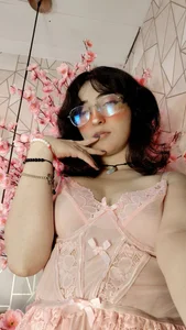 SaraMartini1 Take off your clothes daddy, I'm already naked 😈 Foto 4