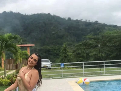 Alysson_parker sun, water y me 👙 Bilde