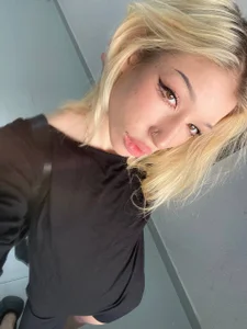 Very hotly days🧡 de SallyCha  9 Imagens