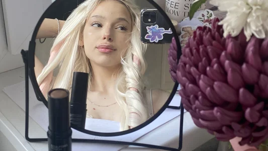 YawingSanguine First Foto 4