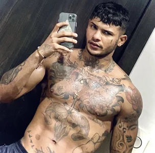 MICHELL_ARTHUS_ Public Foto 9