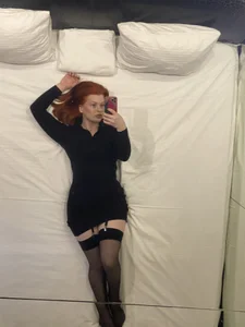 RinaBlondie Sexy in mirror Pic