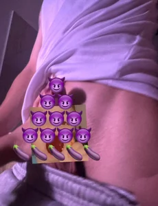😋 od DanielTeaseX_  2 snímek