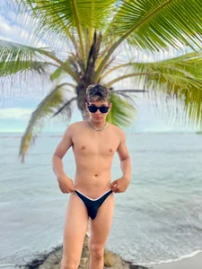 RobinLenoxx: I love the becah ( 2 фото)