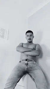 MrFox__のDark desire 🖤の 2枚の写真