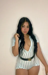 mely design de Samantthaescobar  4 Imagens