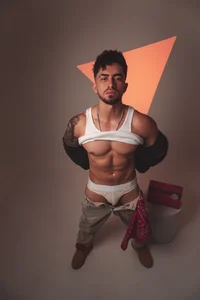 Brad_Summerのa male catalog model 2の枚の写真