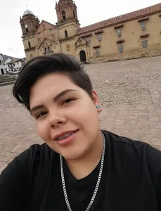 Hailey_Curvy Public  4. fénykép