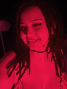 If you're looking for me, you'll find me.🖤😏 de Candy_Evill  Imagens