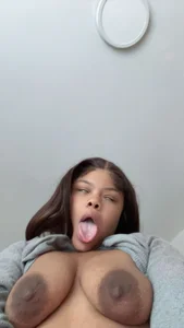 Locobaby11's Titties 👅 Sex Photo 1