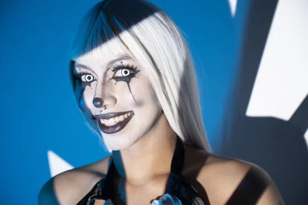 Raven_Witch_の🖤 My mind is chaos… and you’re part of it🖤の 6枚の写真