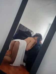 Respect, tips, and good energy unlock my wildest side 😈 de santi_foxxx_  Imagens