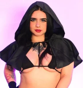 liily_moore A vampire 🧛‍♀️🖤👄 사진