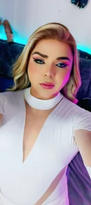 IvettePetit KISSES GUYS Bilde 3