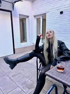 CrazyBitchInLace a storm outside Pic 6