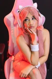 Gamer girl od nina_carther  2 snímek