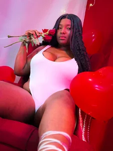 DanielaGil7 Valentine's Day 💕  9টি ছবি