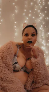 Spencer19137 Bad girl Pic 2