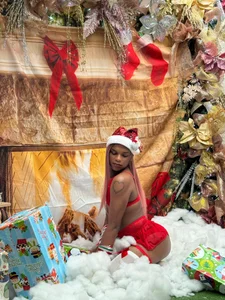 ari_monet merry christmas Gambar 2