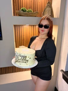 melanieklaus2 MY BIRTHDAY 🥳😘 - {count, plural, one {תמונה אחת} two {שתי תמונות} many {# תמונות} other {# תמונות}}