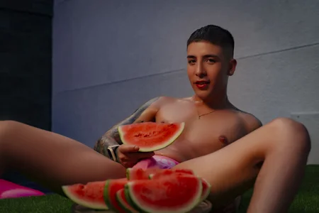 PapiLuccaTOO HOT TO HANDLE Bild