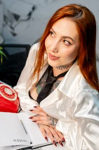 mariianna_lopez_ Can I help you with something boss? Hình 2