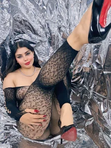 zui_lu kullanıcısının MY BIRTHDAY IS COMING 🎁 albümü -  3 fotoğraf