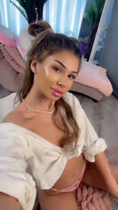 AbigailVelour Public Pic 7