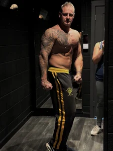 Reggie_roxie: Muscle worship freebies ( фото)