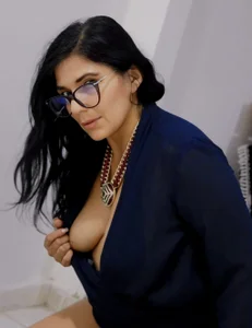 sexy milf de Khalifa_Mature  2 photos