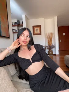 cynthia_ch Public Immagine  2