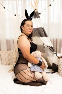 PamelaRizzoo Happy Easter Pic 2