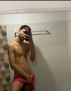 boyswantingplay SEXY JOSE😈🔥😏 Foto