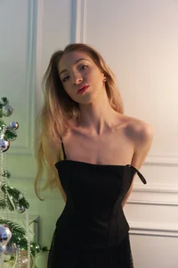 Emilly_Hart Festive Emilly 圖片 7