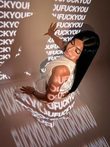 NataliaGaret shadows and sensuality Foto 4