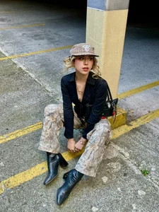 Jane_roses0 Jane Pic 5