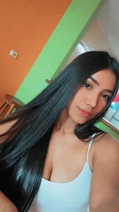 KarolHilton Public Pic 4